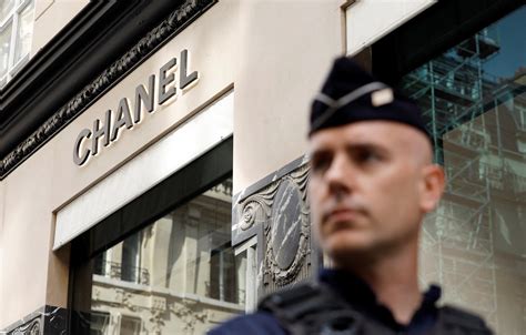 chanel store robbery paris|armed robbery in Paris.